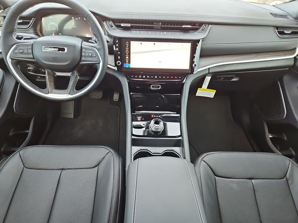 Thumbnail: 2026 Jeep Grand Cherokee - 16