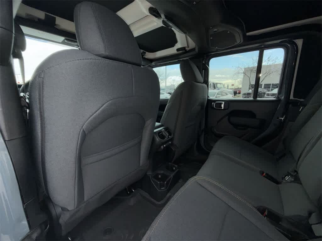 Thumbnail: 2025 Jeep Gladiator - 11