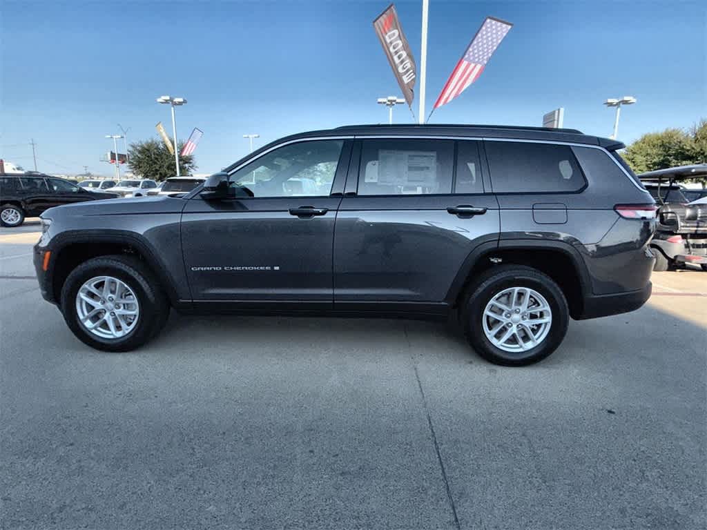 2025 Jeep Grand Cherokee Laredo X photo 3