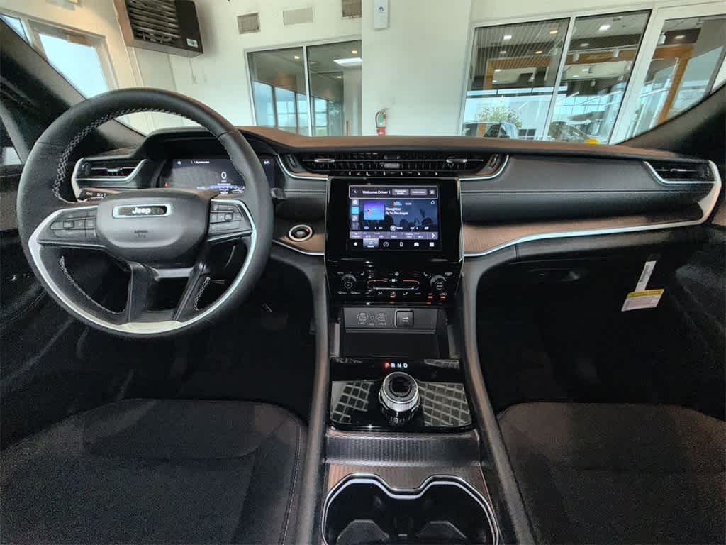 Thumbnail: 2025 Jeep Grand Cherokee - 15