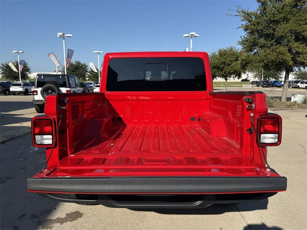 Thumbnail: 2025 Jeep Gladiator - 21