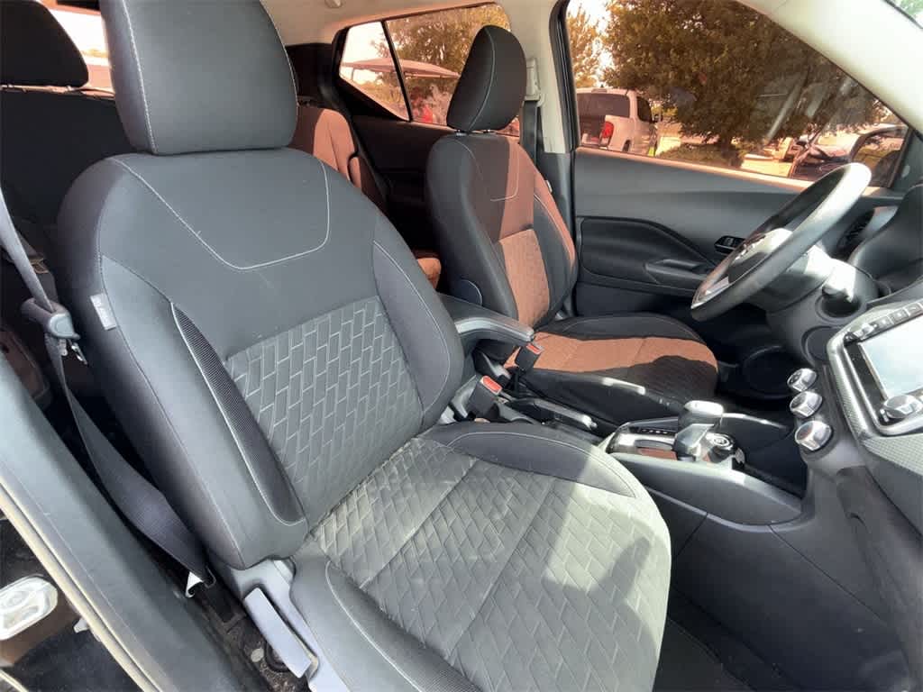 Thumbnail: 2021 Nissan Kicks - 12