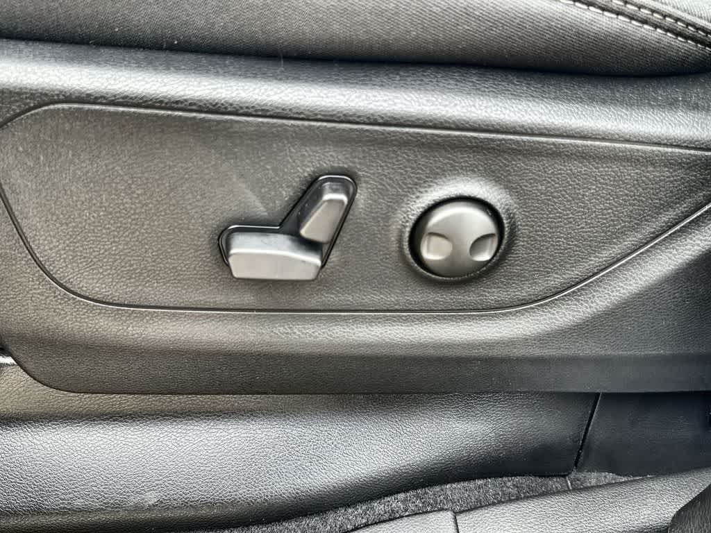 Thumbnail: 2026 RAM 1500 - 25