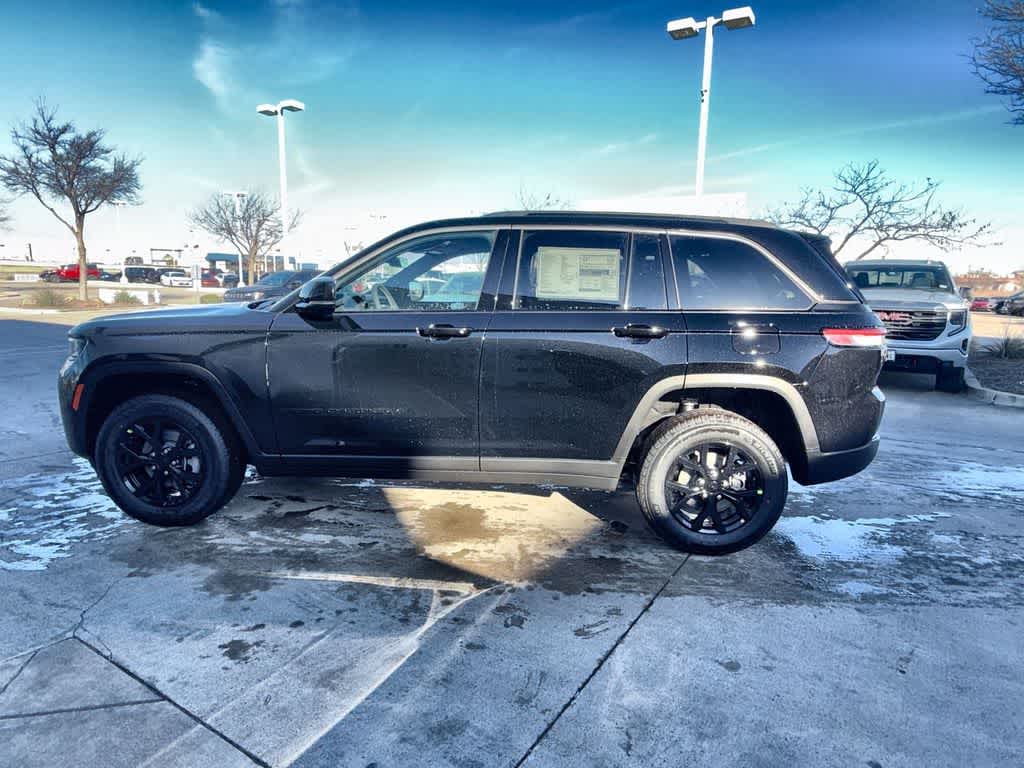 Thumbnail: 2026 Jeep Grand Cherokee - 3