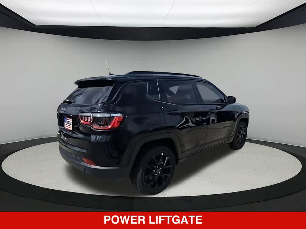 Thumbnail: 2026 Jeep Compass - 9