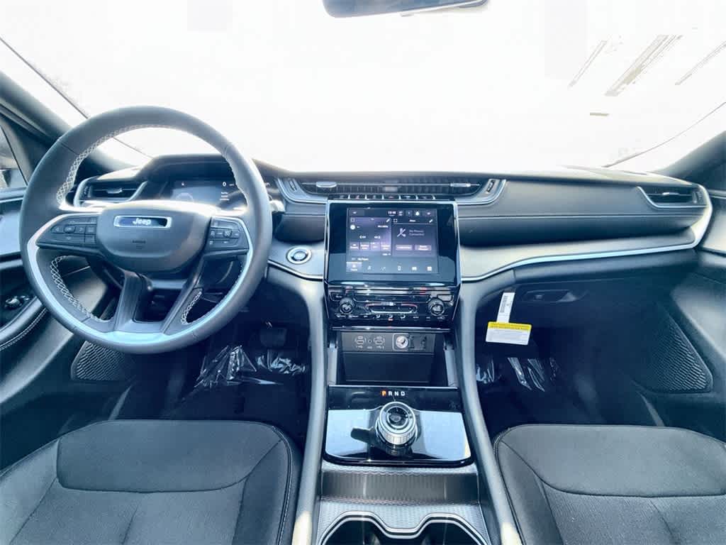 Thumbnail: 2025 Jeep Grand Cherokee - 15