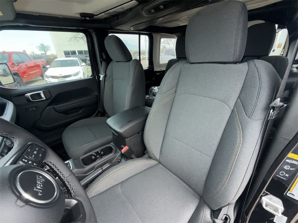 Thumbnail: 2025 Jeep Wrangler - 11