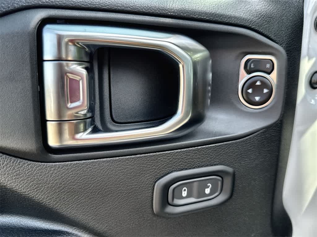 Thumbnail: 2025 Jeep Wrangler - 23