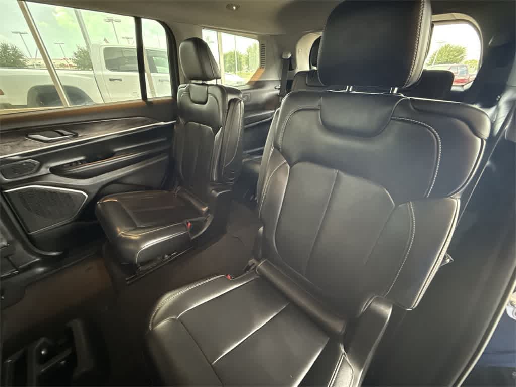 Thumbnail: 2022 Jeep Grand Cherokee - 12