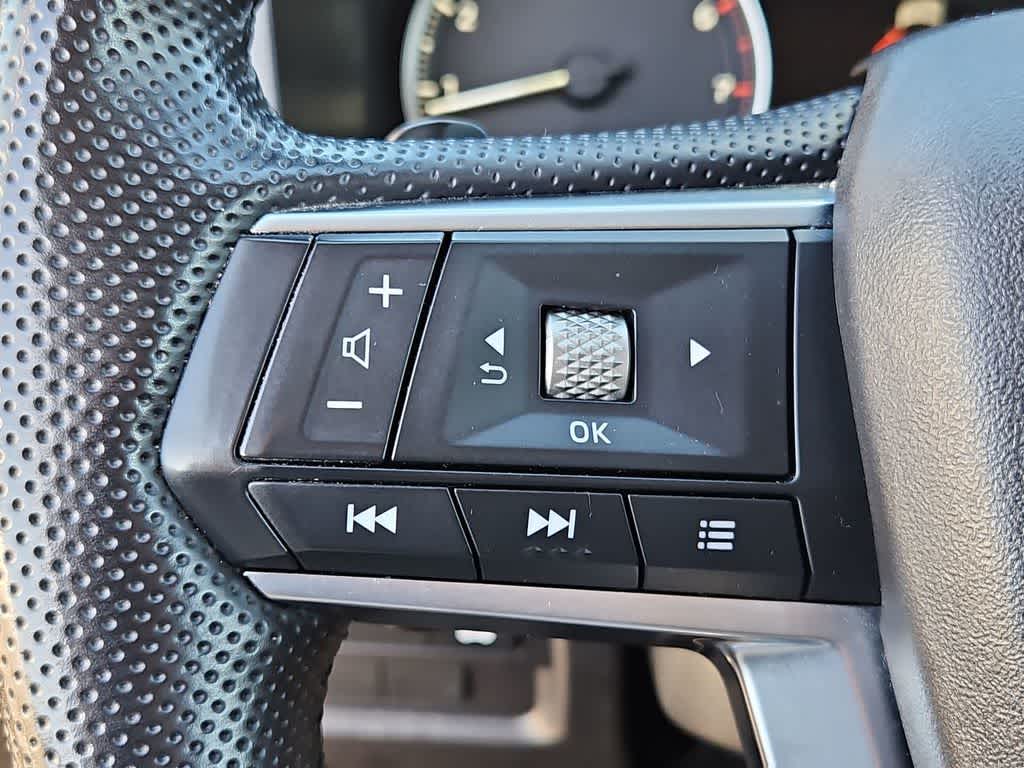 Thumbnail: 2024 Mitsubishi Outlander - 26