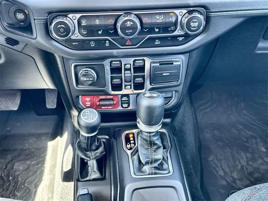 Thumbnail: 2025 Jeep Wrangler - 16