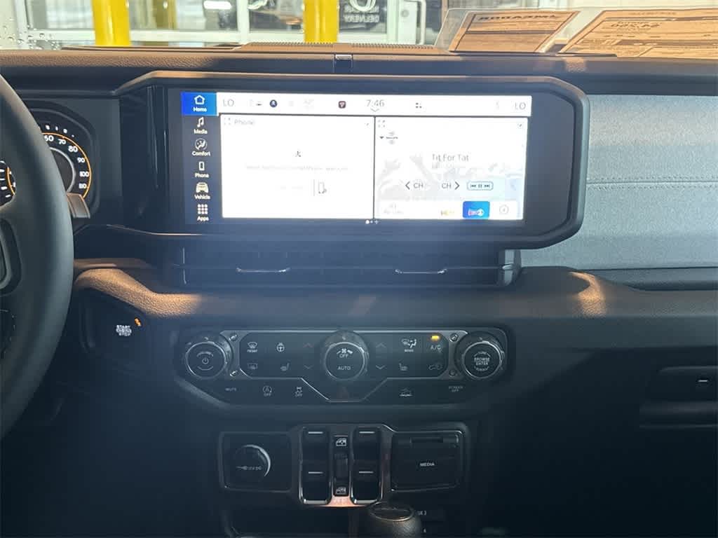 Thumbnail: 2025 Jeep Gladiator - 16