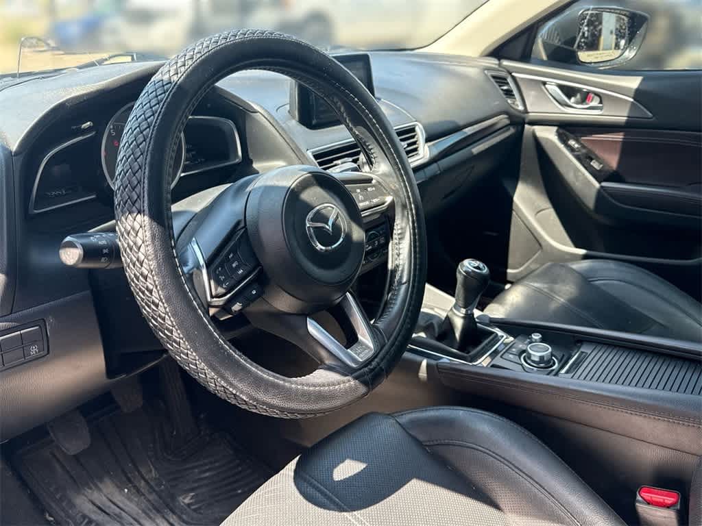 Thumbnail: 2017 Mazda Mazda3 - 2