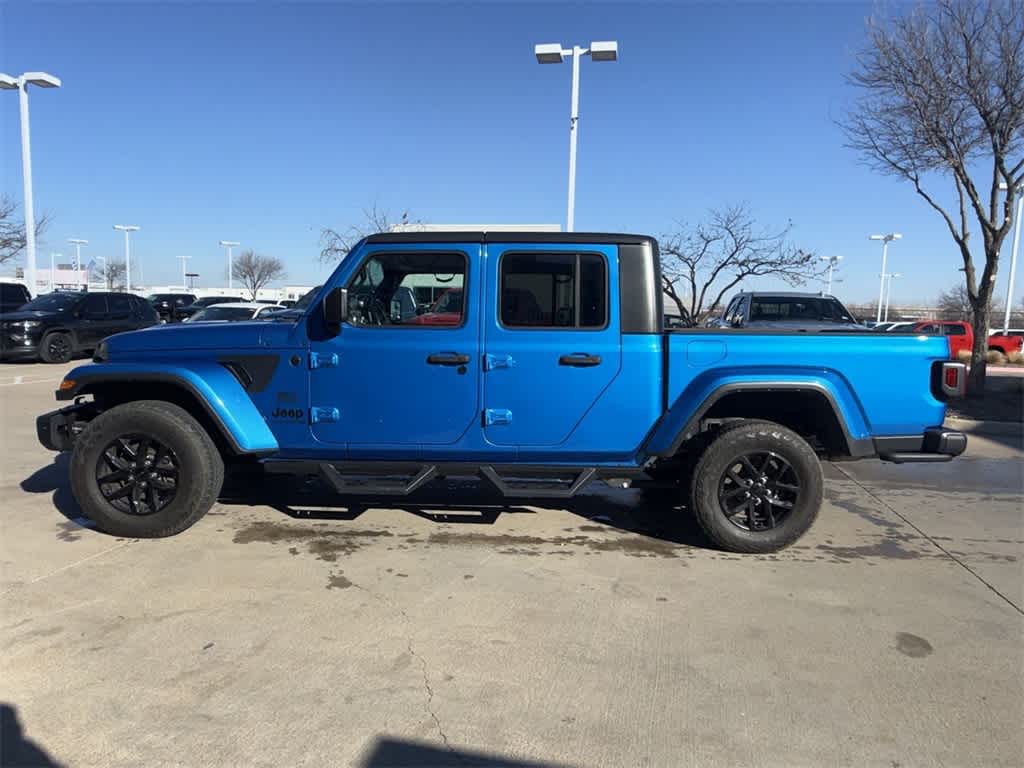 Thumbnail: 2023 Jeep Gladiator - 3