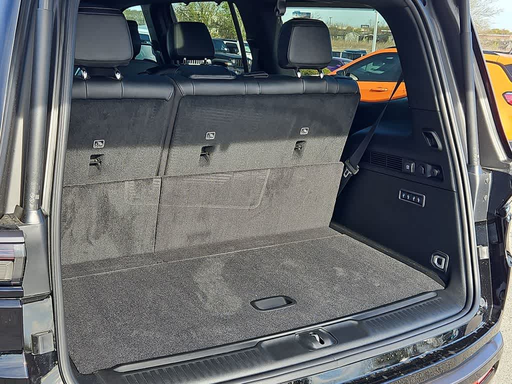 Thumbnail: 2026 Jeep Grand Wagoneer - 37