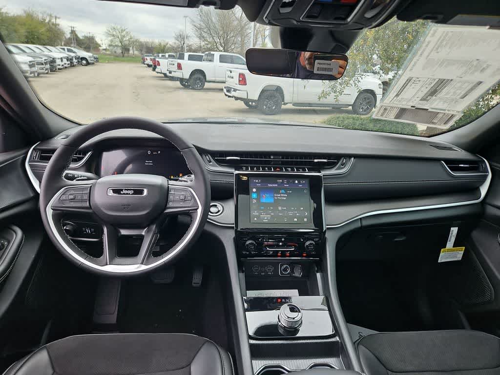 Thumbnail: 2025 Jeep Grand Cherokee L - 15