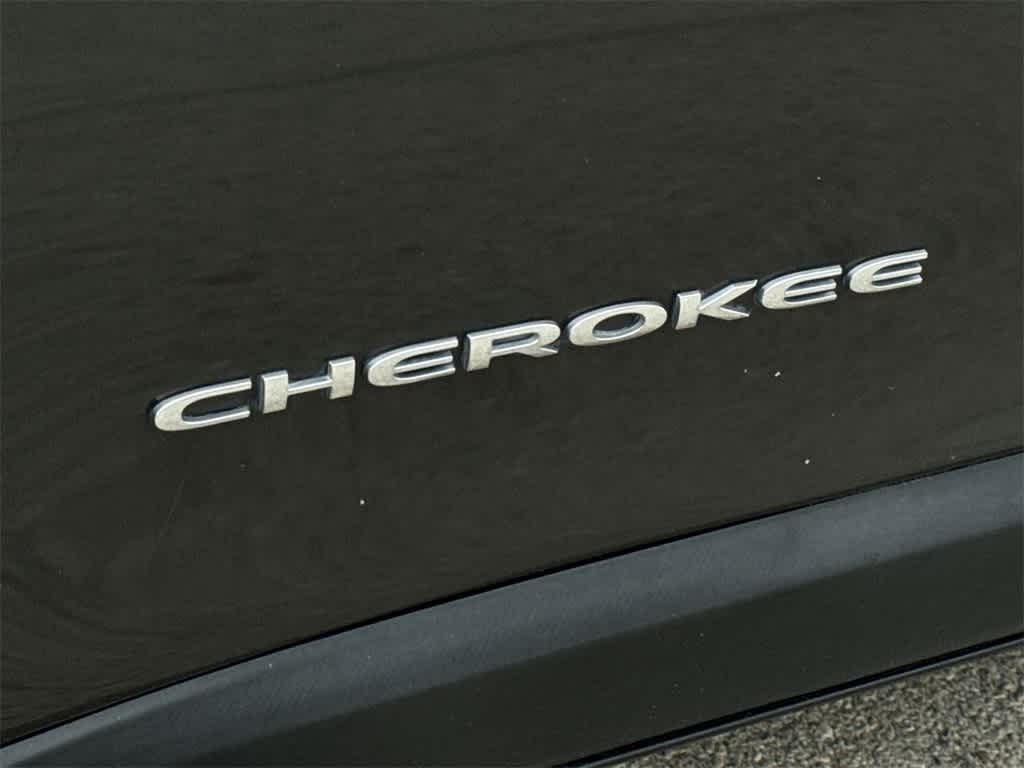 Thumbnail: 2016 Jeep Cherokee - 8