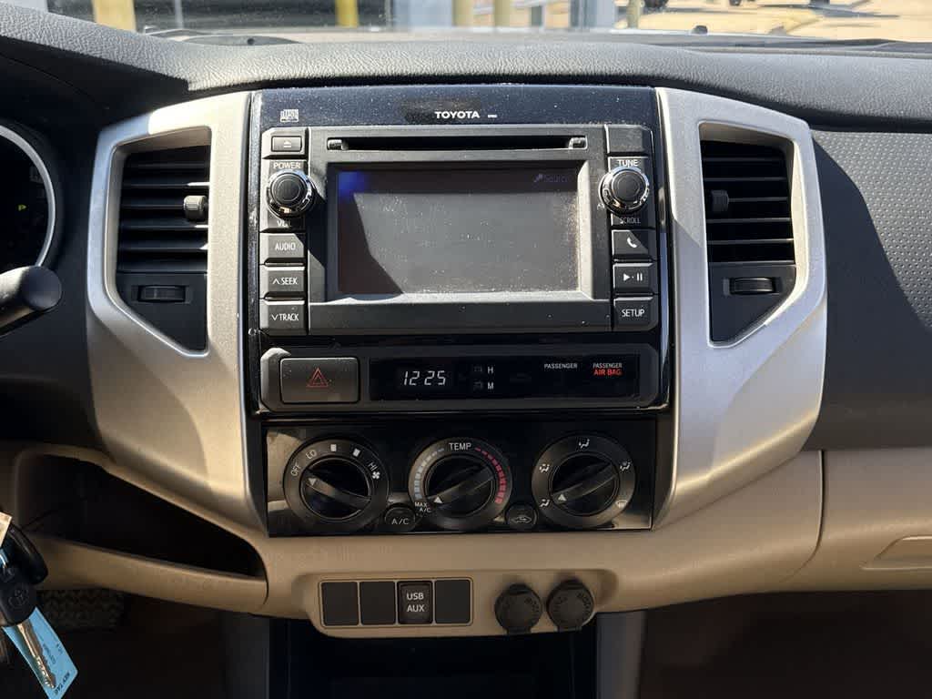 Thumbnail: 2013 Toyota Tacoma - 15