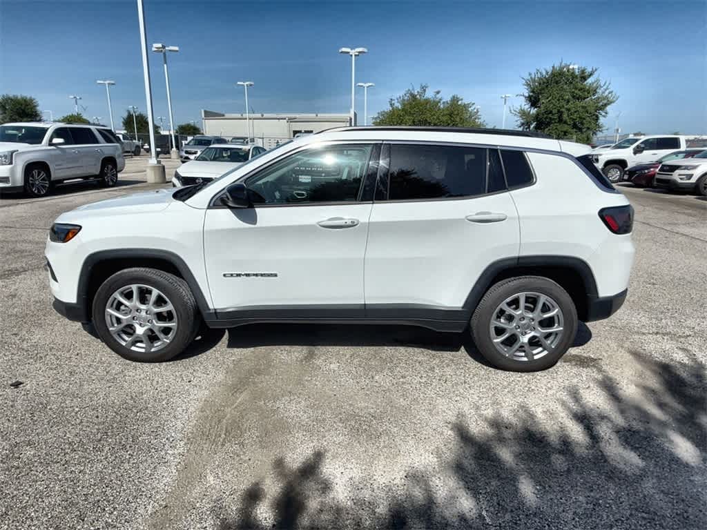 Thumbnail: 2022 Jeep Compass - 3