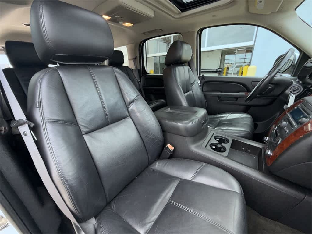 Thumbnail: 2011 Chevrolet Tahoe - 13