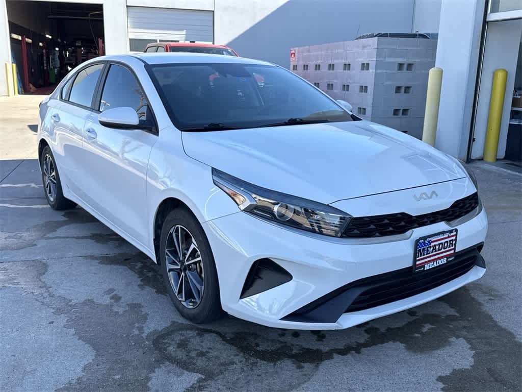 Thumbnail: 2022 Kia Forte - 6