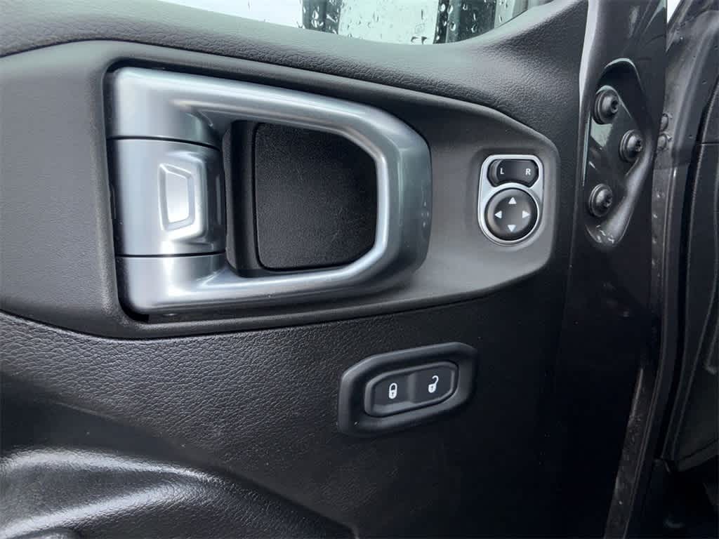 2023 Jeep Wrangler Rubicon 22