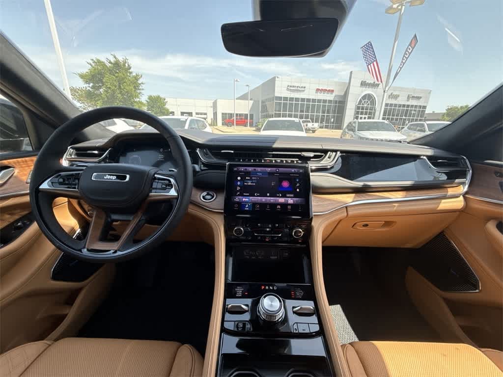 Thumbnail: 2025 Jeep Grand Cherokee - 14