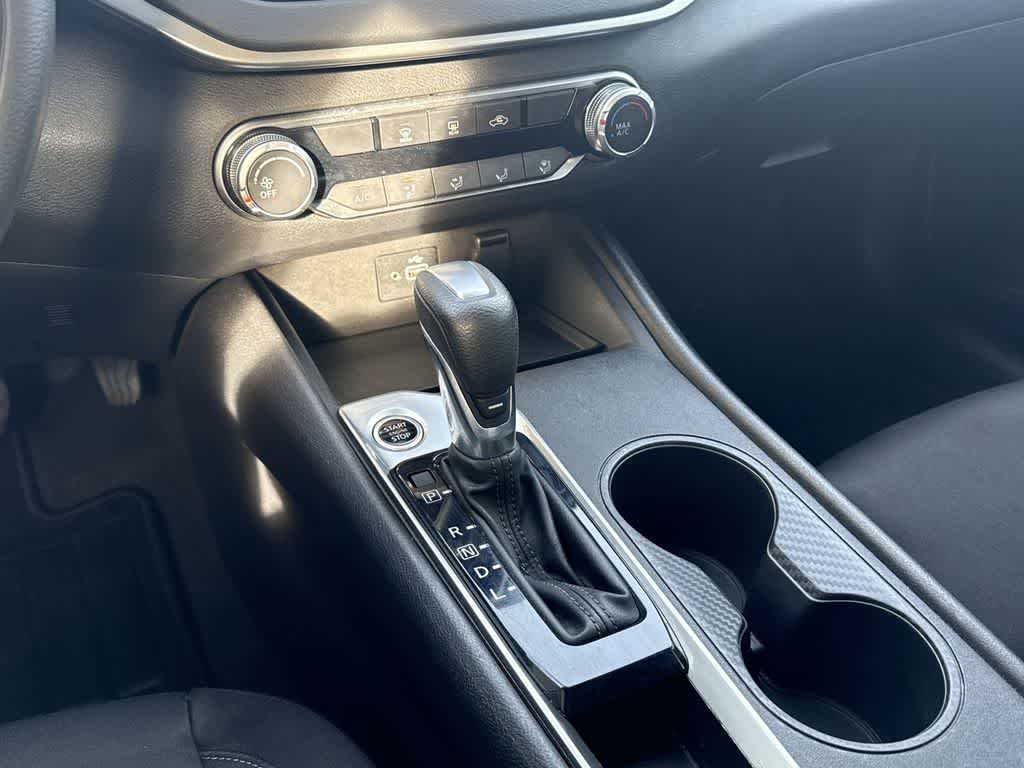 Thumbnail: 2022 Nissan Altima - 17