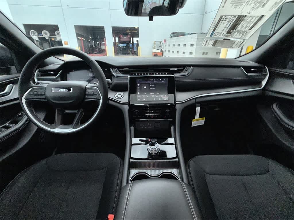 Thumbnail: 2025 Jeep Grand Cherokee - 15