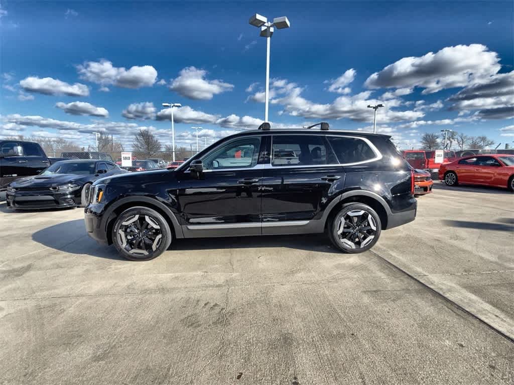 Thumbnail: 2023 Kia Telluride - 3