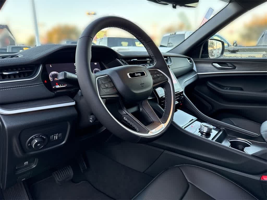 Thumbnail: 2025 Jeep Grand Cherokee - 2