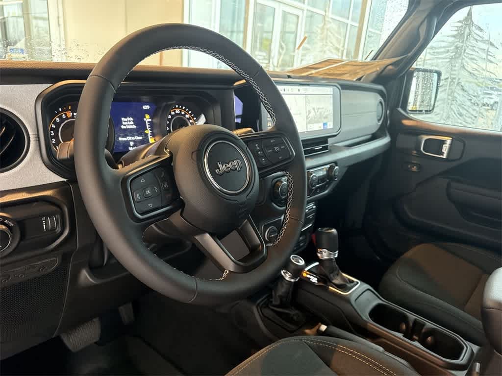 Thumbnail: 2025 Jeep Gladiator - 2