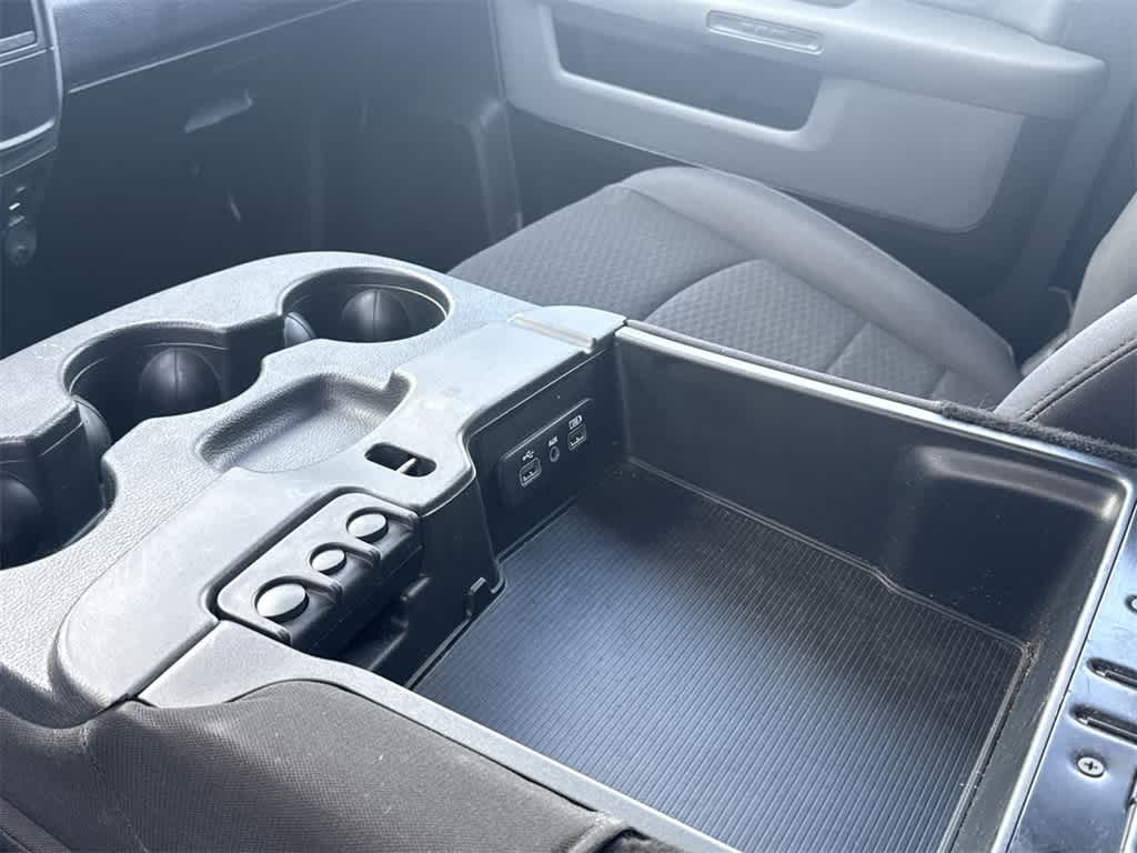 Thumbnail: 2019 RAM 1500 Classic - 21