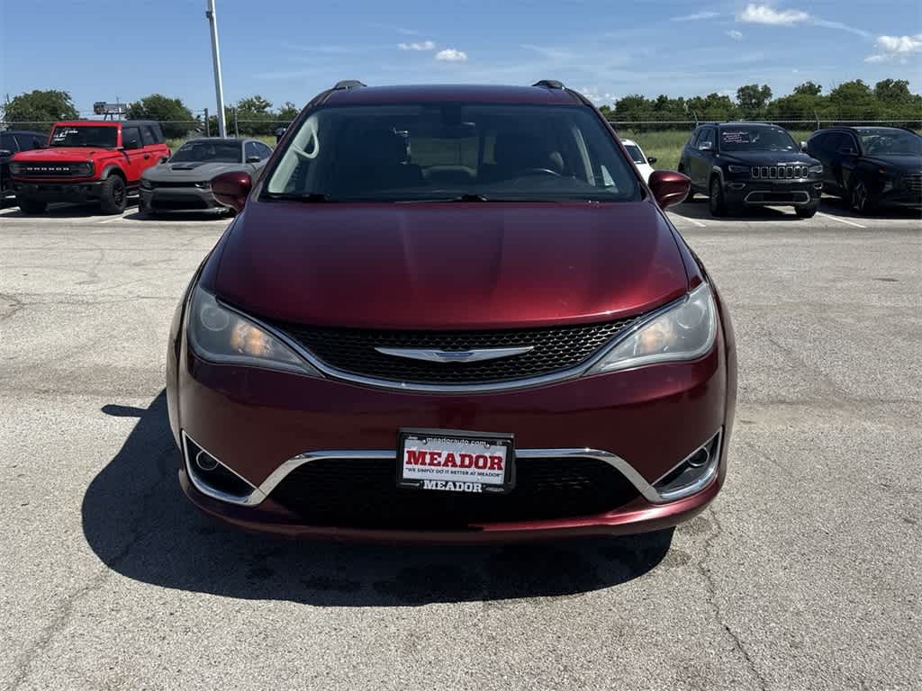 Thumbnail: 2018 Chrysler Pacifica - 9