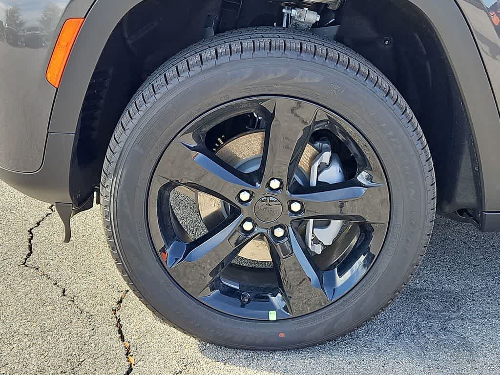 Thumbnail: 2026 Jeep Grand Cherokee - 14