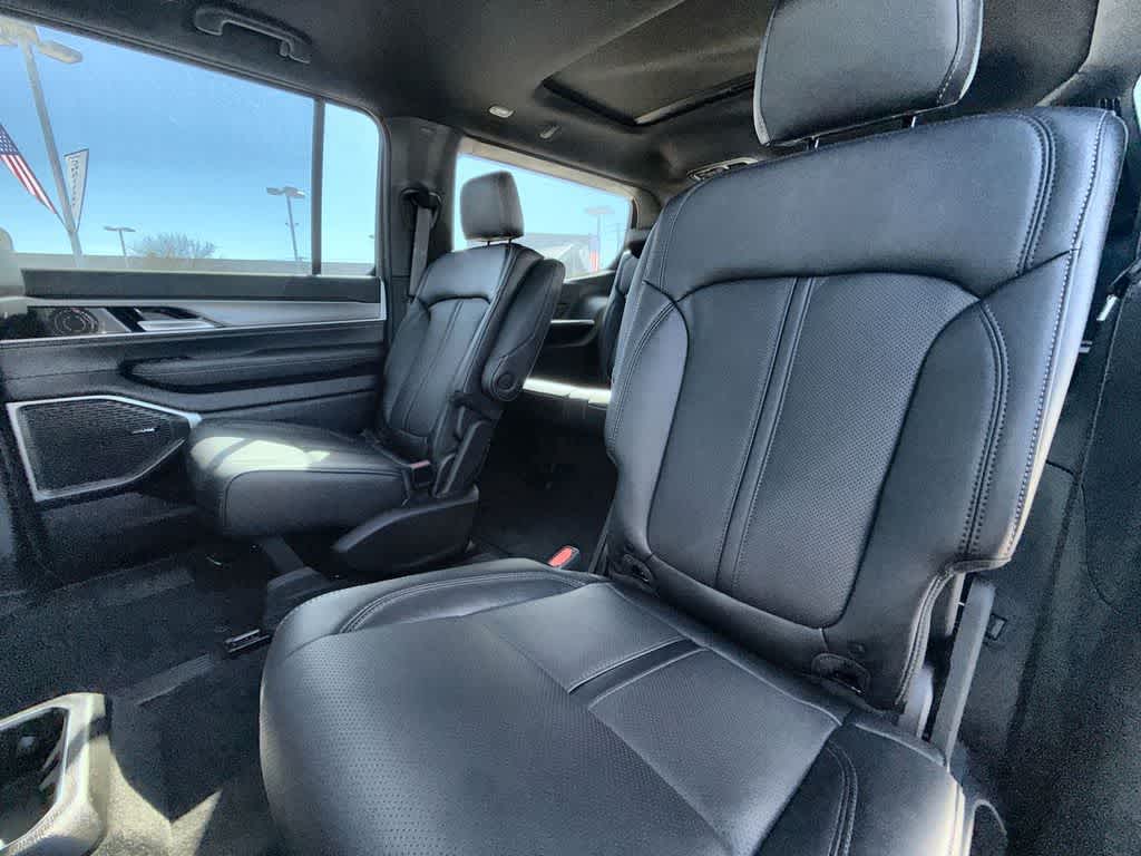 Thumbnail: 2025 Jeep Wagoneer - 13