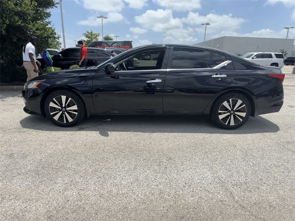 Thumbnail: 2021 Nissan Altima - 3
