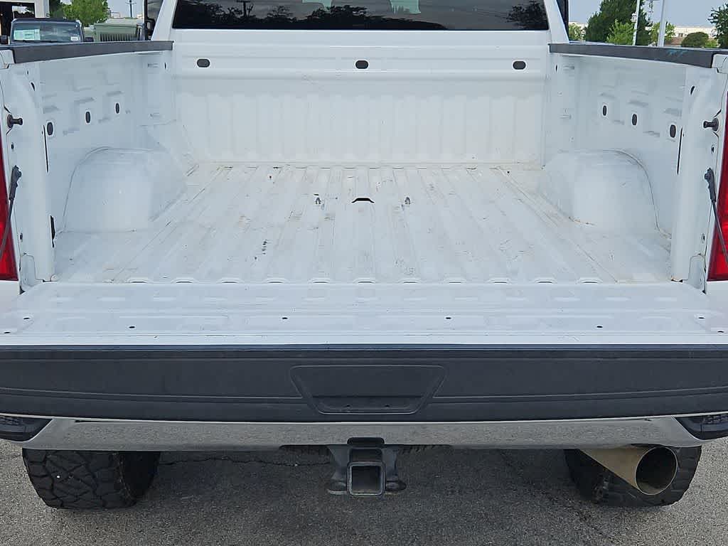 Thumbnail: 2022 Chevrolet Silverado 3500 - 33