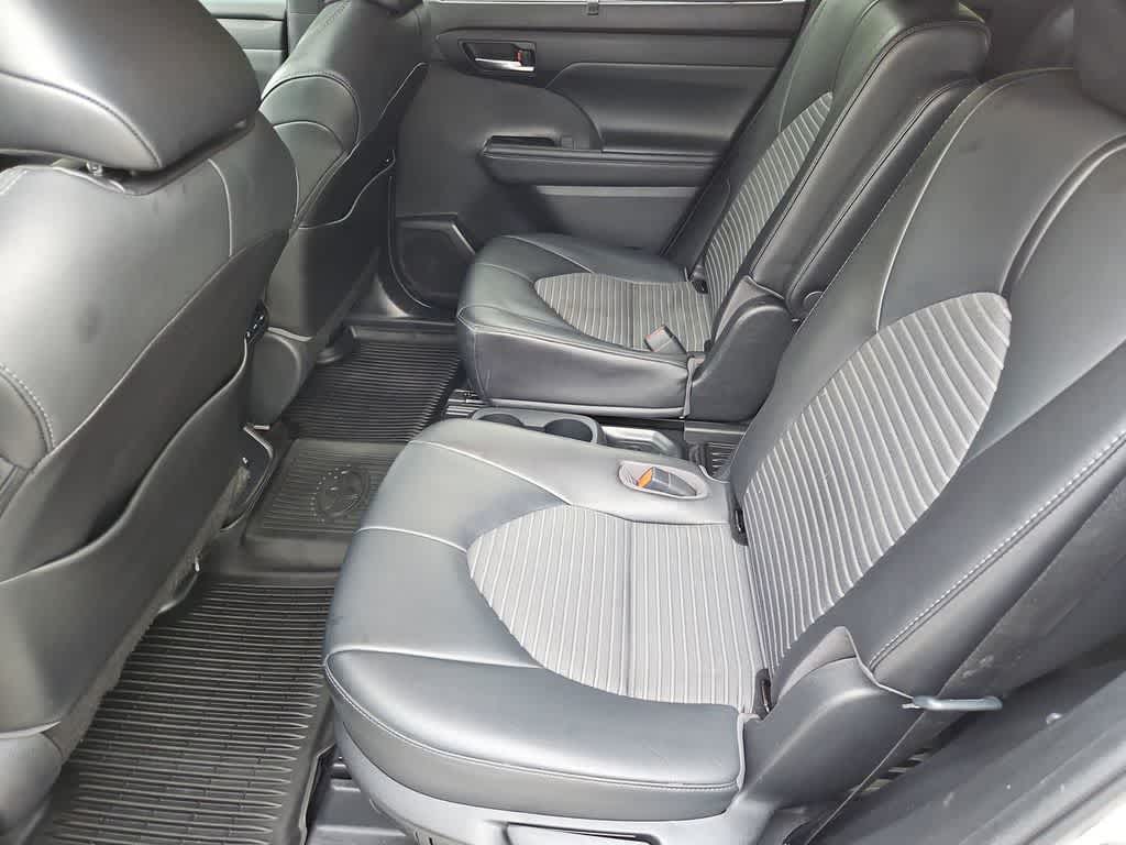 Thumbnail: 2021 Toyota Highlander - 21