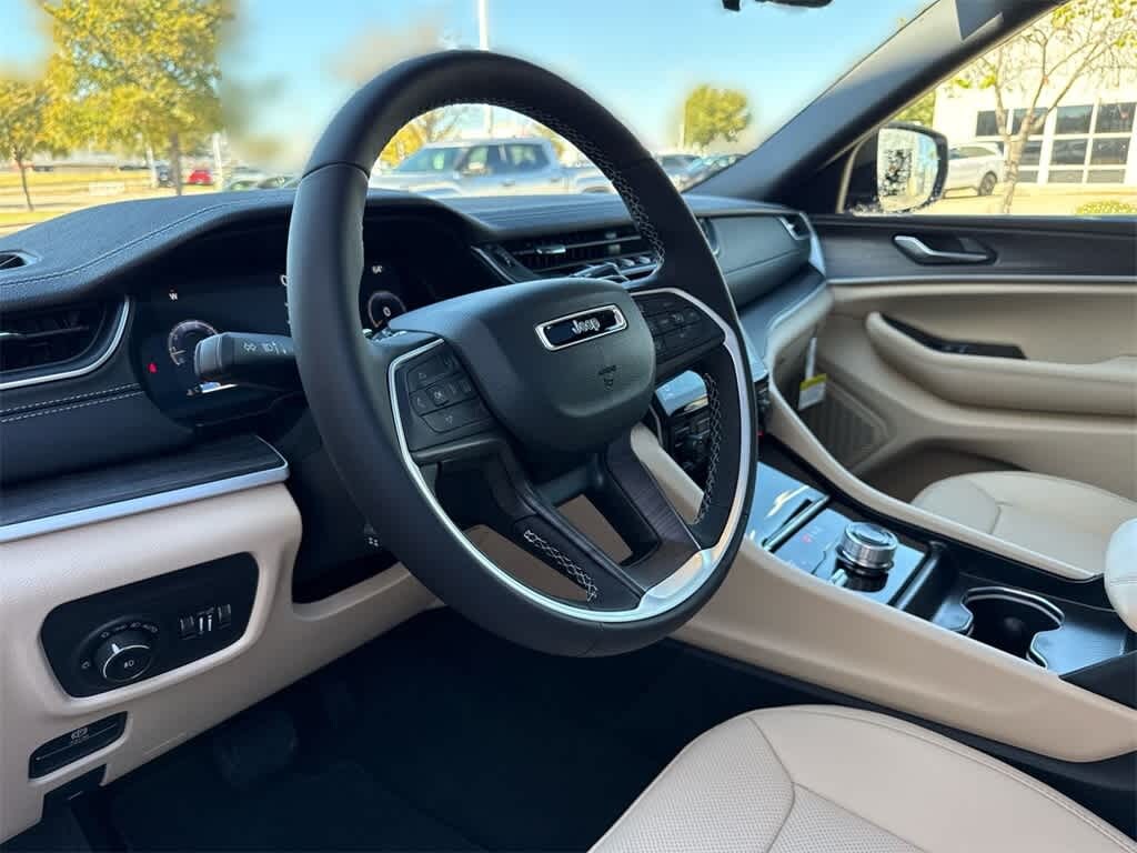 New 2025 Jeep Grand Cherokee L Limited Sport Utility