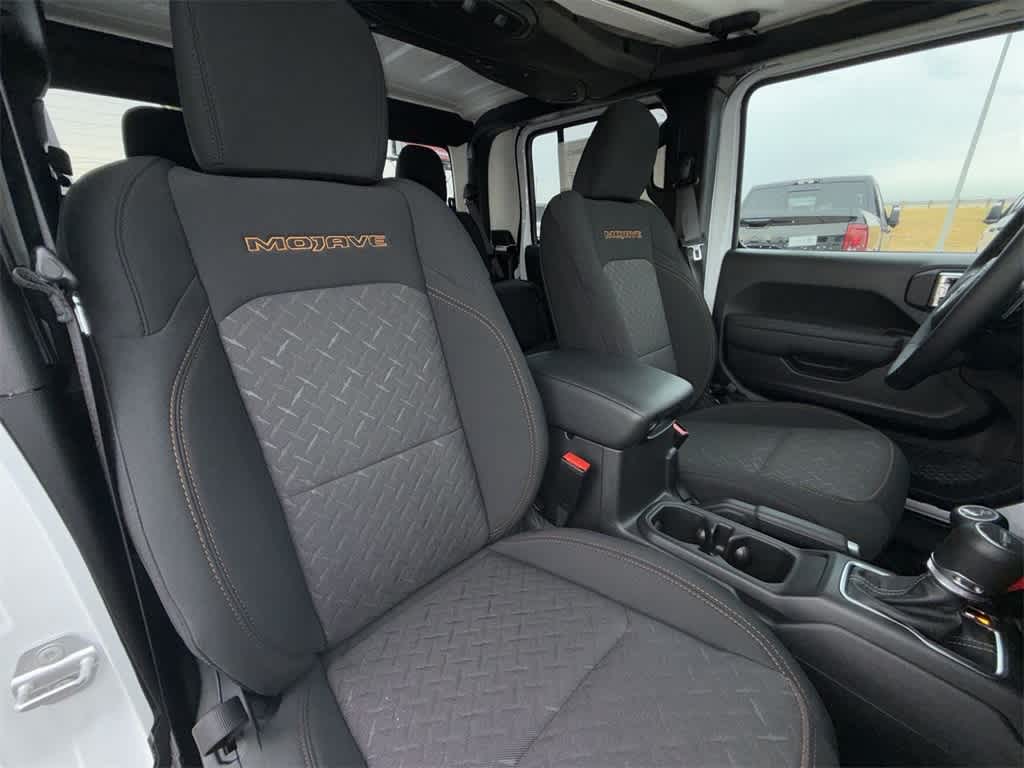 Thumbnail: 2025 Jeep Gladiator - 14