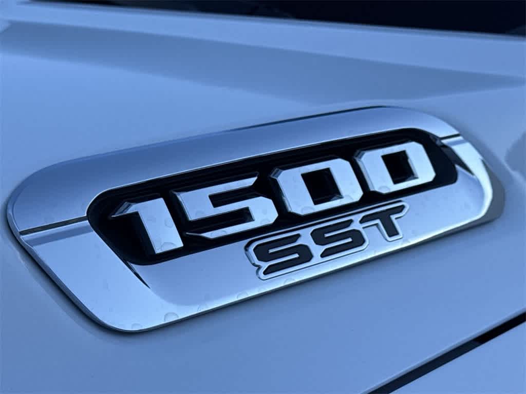 Thumbnail: 2025 RAM 1500 - 8