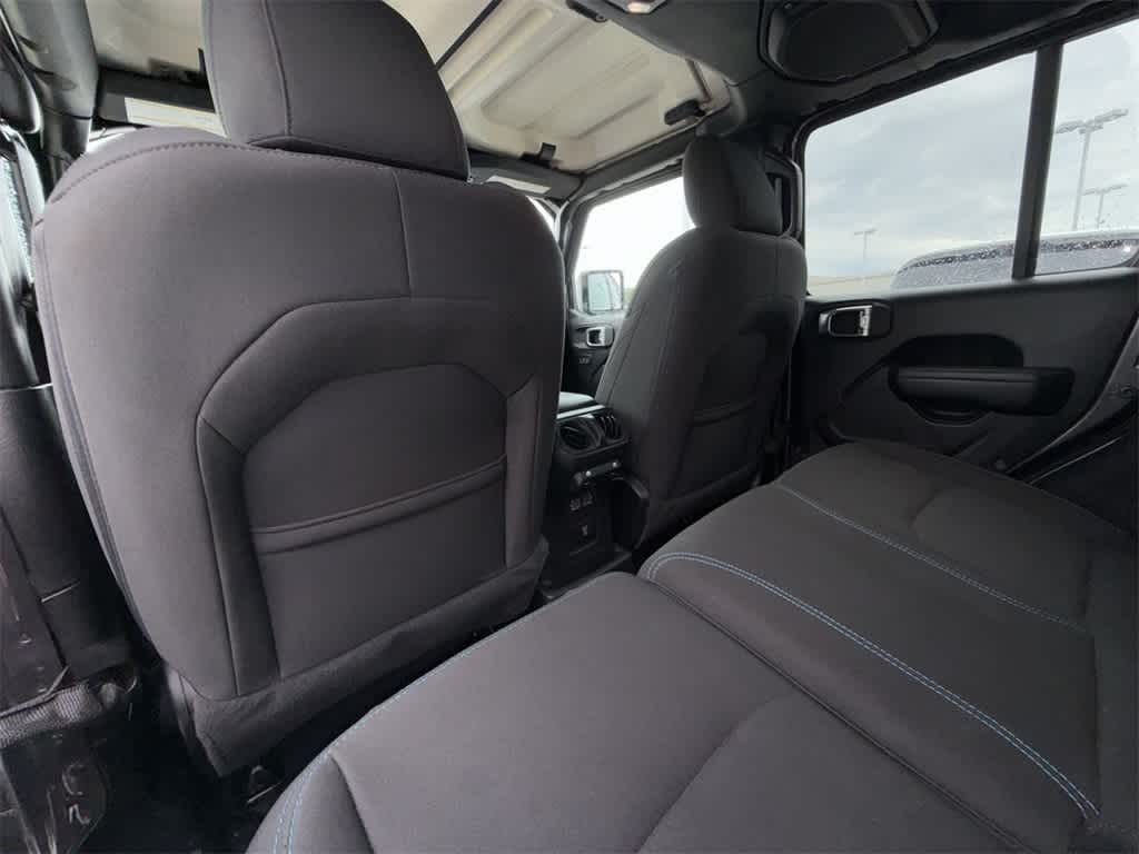 2023 Jeep Wrangler Rubicon 12