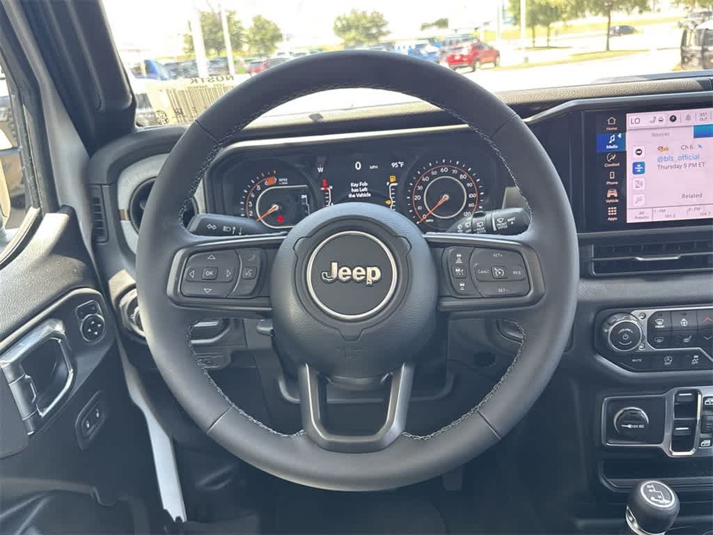 Thumbnail: 2025 Jeep Wrangler - 17