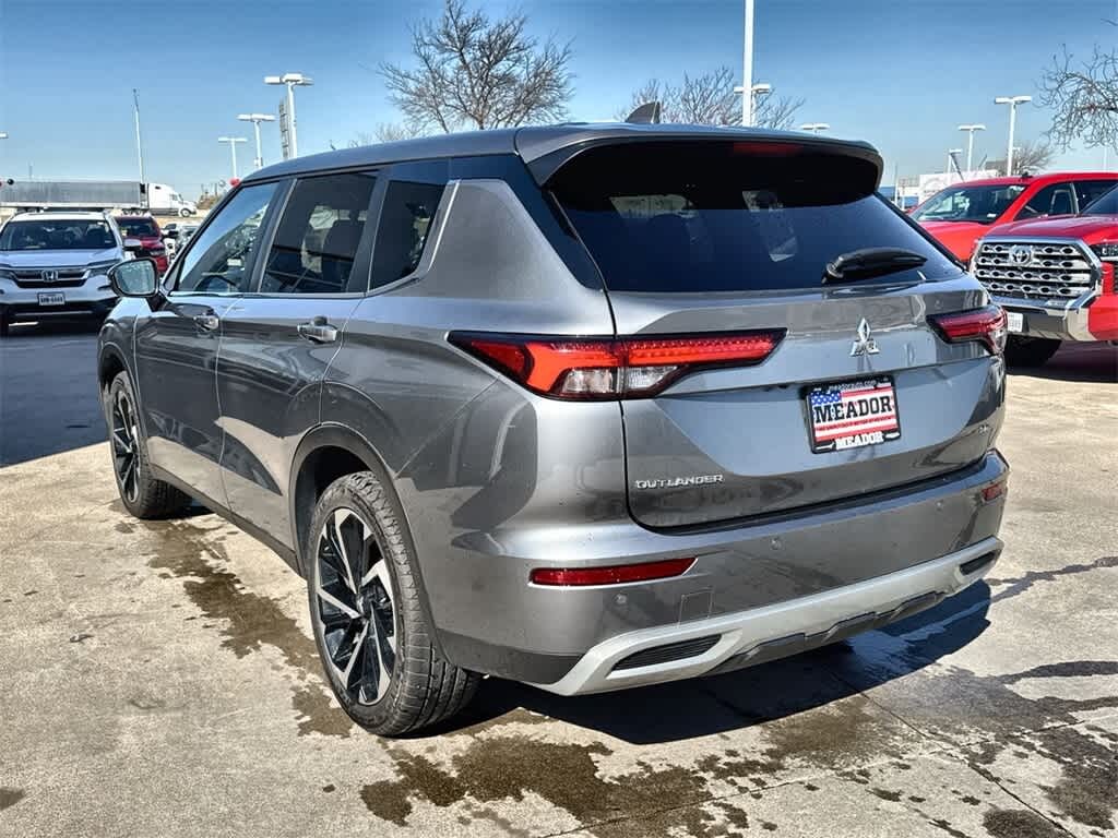Used 2024 Mitsubishi Outlander SE SUV