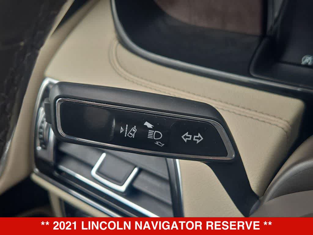 Thumbnail: 2021 Lincoln Navigator - 26