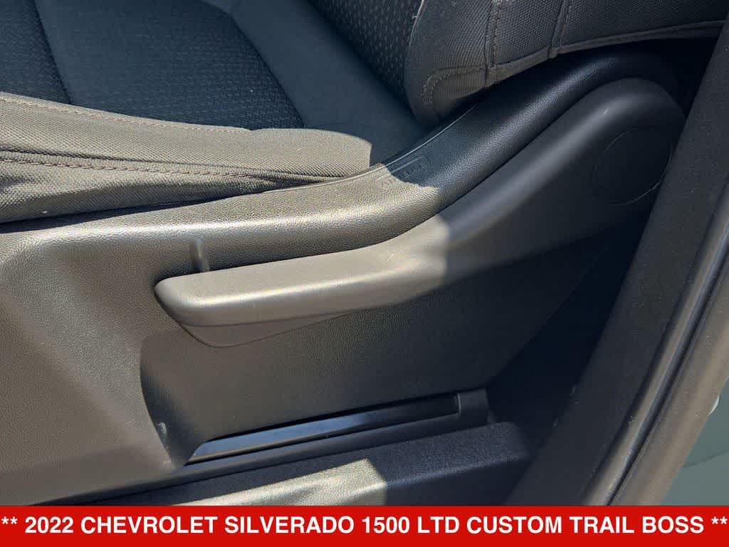 Thumbnail: 2022 Chevrolet Silverado 1500 - 16