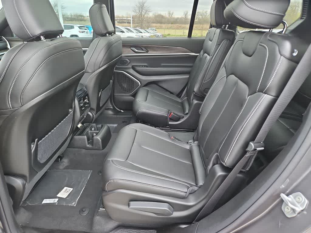 Thumbnail: 2026 Jeep Grand Cherokee L - 21