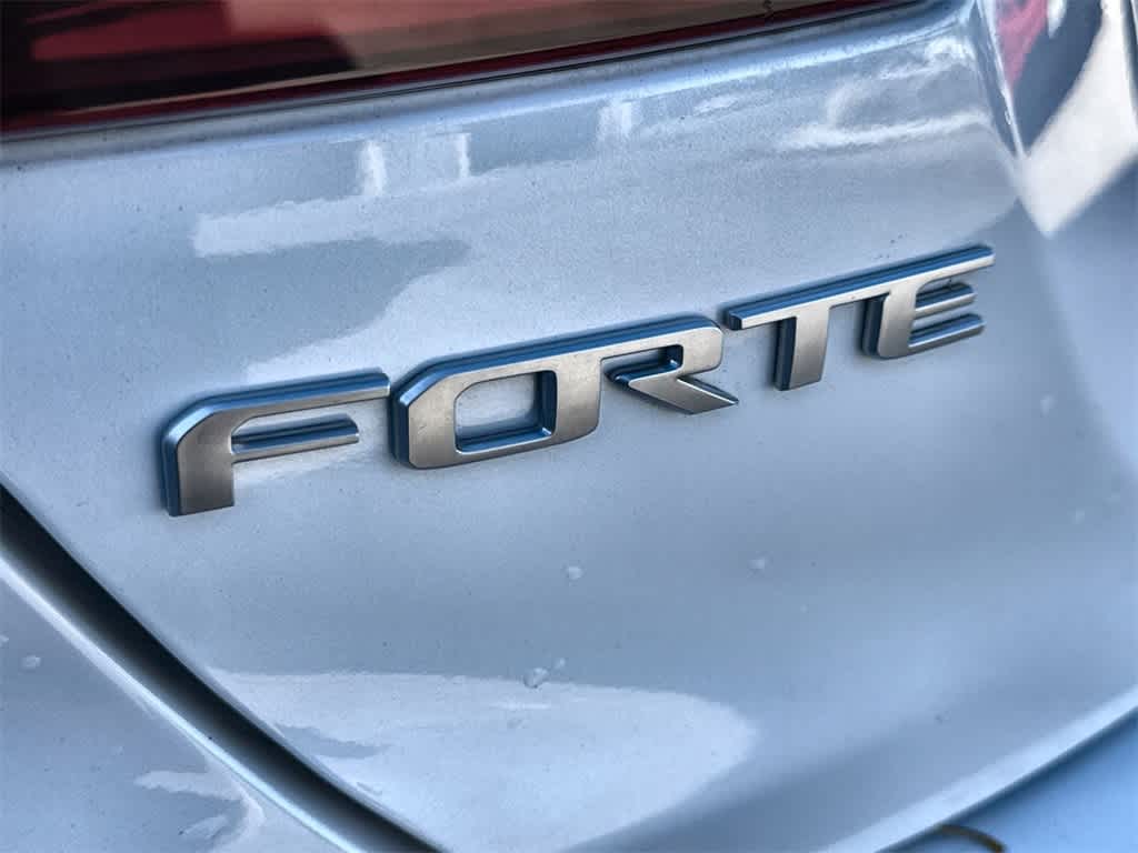 Thumbnail: 2022 Kia Forte - 9