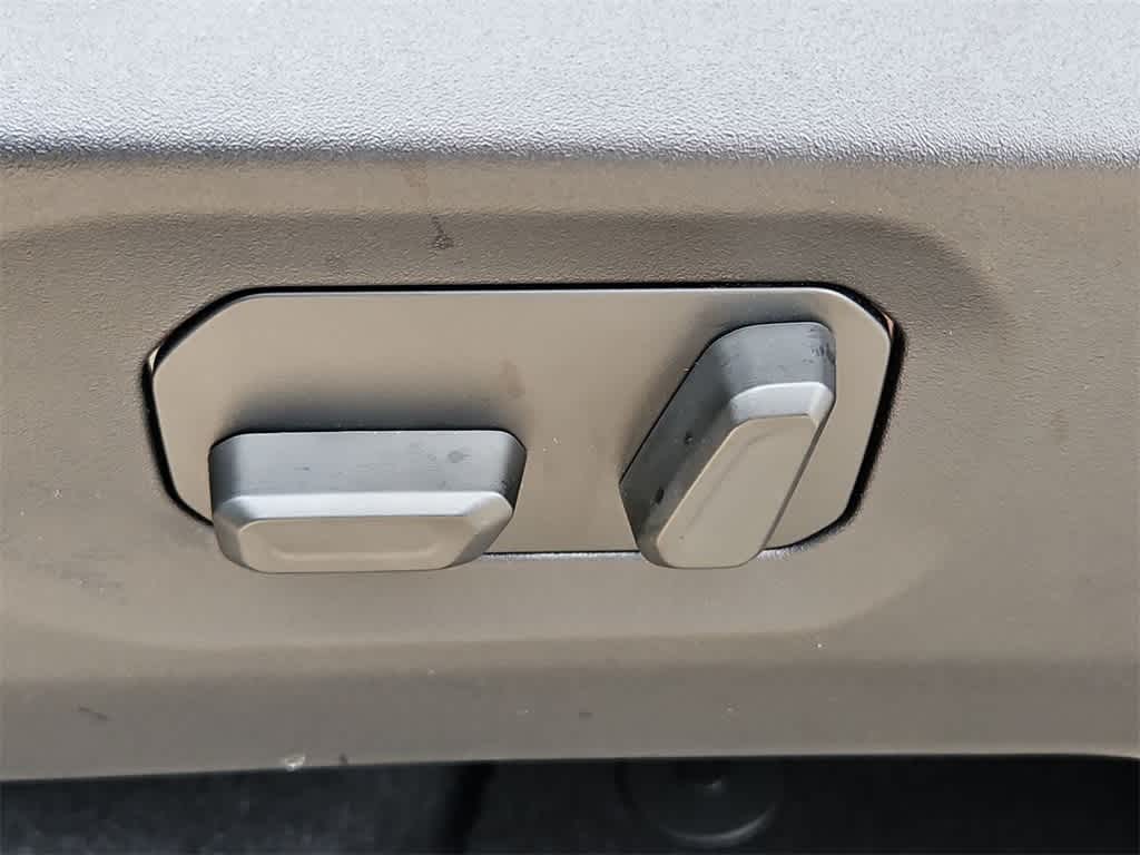 Thumbnail: 2026 Jeep Wrangler - 18